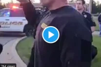 Policjant dołącza do protestujących w USA!