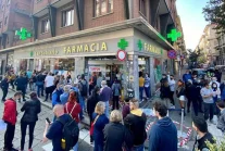 Włochy: Olbrzymie kolejki przed aptekami