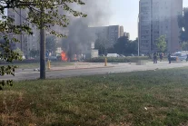 Wybuch auta dostawczego na Bemowie. Jedna osoba nie żyje