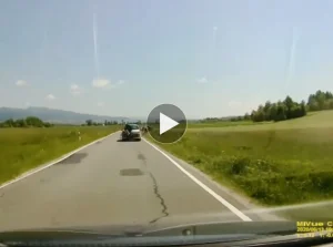 Szokująca sytuacja na drodze pod Tatrami. Kierowca zaatakował rowerzystów (FILM)