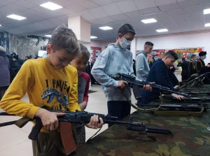 Białoruskie MSW założyło organizację paramilitarną dla dzieci WIDEO