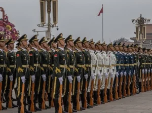 Chiny wzmacniają armię. "Wojna może wybuchnąć lada dzień"