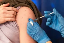 Niemieccy lekarze ostrzegają przed końcem obowiązku testów dla 3x zaszczepionych