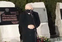Jarosław Kaczyński wygwizdany przed kościołem w Starachowicach.