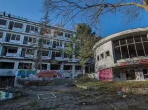 Nieczynne sanatorium w Gdyni Orłowie, są plany na przyszłość.