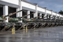 PiS inwestuje w armie. Za 100 milionów zbudowano garaże dla czołgów w Wesołej.