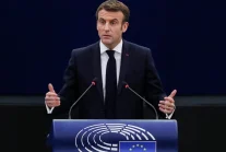 Prawo do aborcji Macron chce wpisać je do europejskiej Karty praw podstawowych