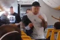Pijani Polacy chcieli bić pasażerów w samolocie Ryanair lecącym na Fuerteventurę
