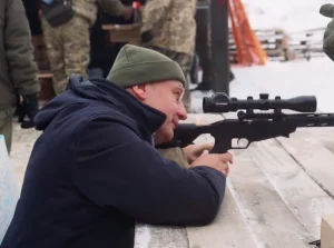 Lwów: weterani uczą mieszkańców strzelać. Akcję propaguje mer