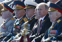 Putin na paradzie przykryty kocem. Nie ustają spekulacje o jego stanie zdrowia