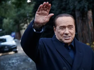 Berlusconi: Unia powinna skłonić Ukraińców do zaakceptowania żądań Putina