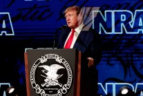 Trump na kongresie NRA: Złego człowieka z bronią powstrzyma tylko dobry...