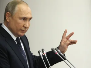 Putin tropi wrogów. Na rosyjskie elity padł blady strach