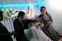 Uzbek, ktory pobil zone na swoim weselu, postawiony w stan oskarzenia