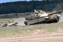 Polscy żołnierze szkolą się już na wypożycznych od USA Abramsach