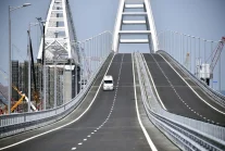 Podolak: Nie chodzi o atakowanie Mostu Krymskiego. Może zawali się przez wiatr?
