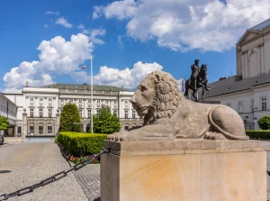 Majątek na remont lwów przed Pałacem Prezydenckim