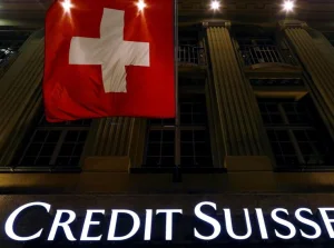 Giełdowy pogrom na akcjach Credit Suisse. Inwestorzy boją się powtórki z...