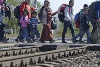 Olbrzymia fala imigrantów rusza do Europy Zachodniej. Nasi sąsiedzi w konflikcie