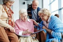 Trzeba wyrównać wiek emerytalny kobiet i mężczyzn