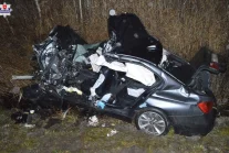 Kierujący BMW zginął po zderzeniu się z 2 ciężarówkami