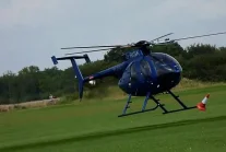 Niesamowity pokaz precyzyjnego latania helikopterem