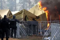 Imigranci podpalili namiot w obozie w Słowenii [en]
