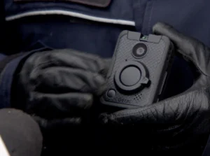 Ups... policja kłamała, że padły baterie w kamerkach osobistych