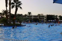 Egipt. Policjant z Poznania uratował 5-letnie dziecko topiące się w basenie