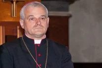 Biskup Mendyk: Nieodpowiedzialne akcje polityków.